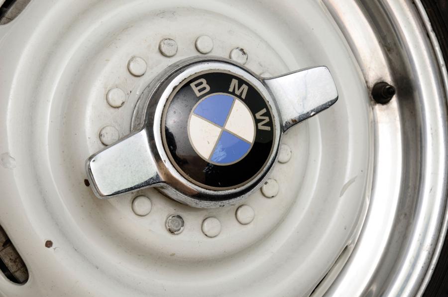 Логотип BMW 507 (Series II) 1957 года  (фото 81 из 177)
